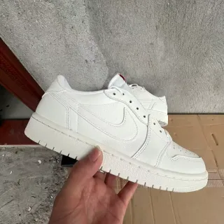 Nike Air Force 1 Low حذاء رياضي أسلوب حياة أبيض كلي