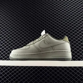 Nike Air Force 1 حذاء رياضي أسلوب حياة من الجلد باللون الزيتوني الرمادي