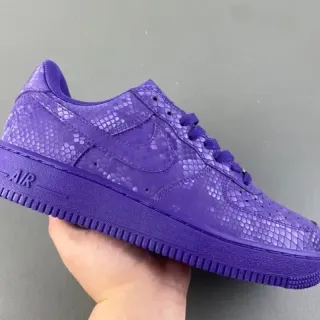 Nike Air Force 1 أحذية رياضية أسلوب حياة بنسيج أفعى باللون البنفسجي