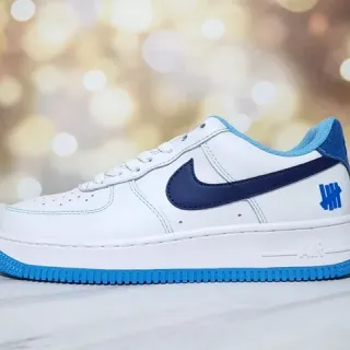 Nike Air Force 1 أبيض أزرق بحري حذاء رياضي لايف ستايل