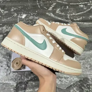 Nike Air Jordan 1 Low Bege e Verde Menta Tênis Lifestyle