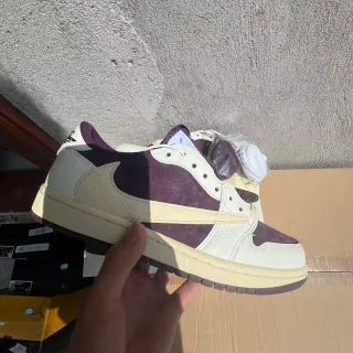 Nike Air Jordan 1 Low Cream and Purple أحذية رياضية لايف ستايل