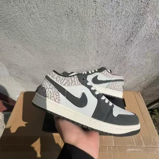 Nike Air Jordan 1 Low 大象印花生活方式运动鞋
