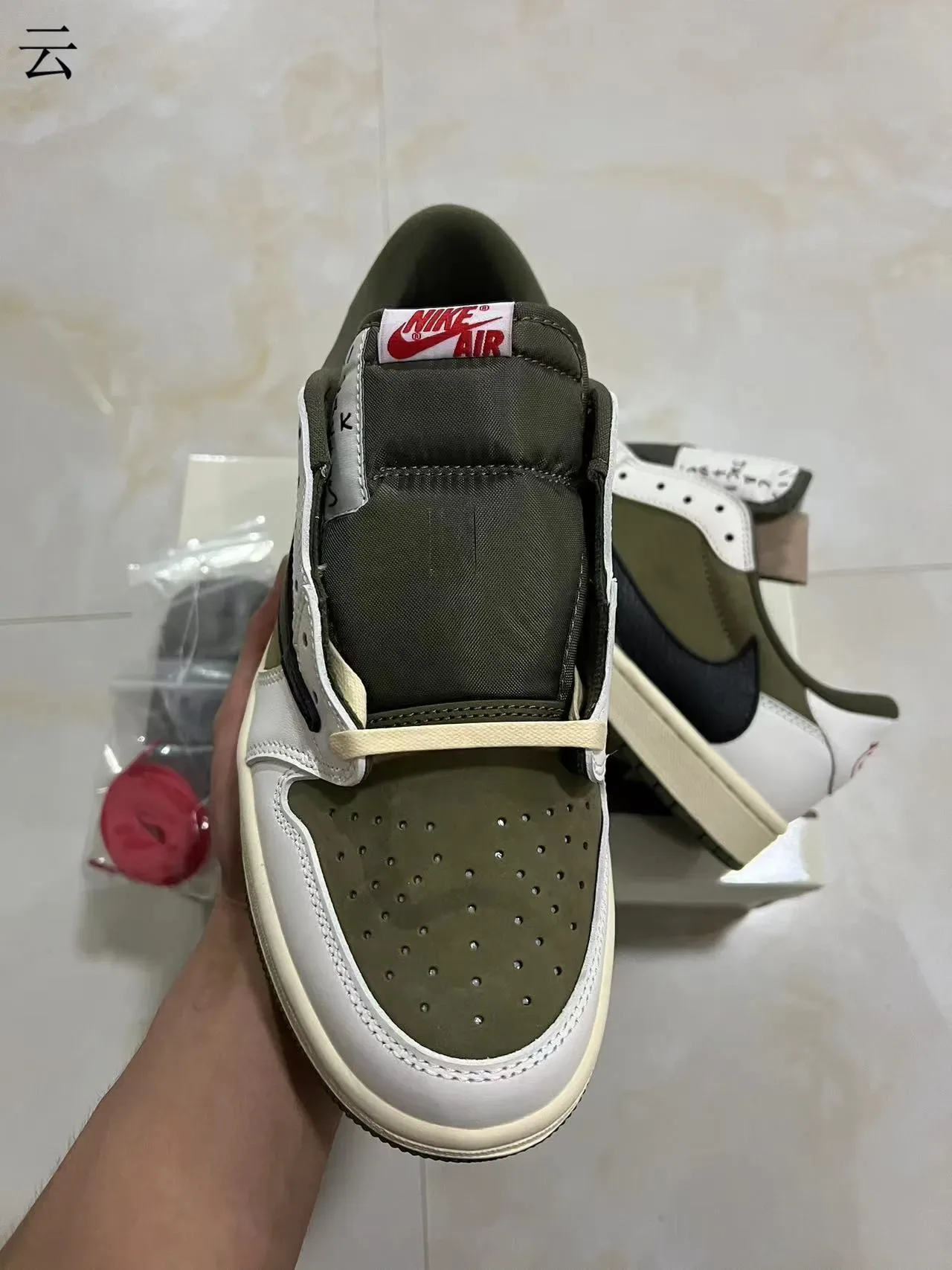 耐克 Air Jordan 1 Low 橄榄绿 白 黑 生活方式运动鞋 2