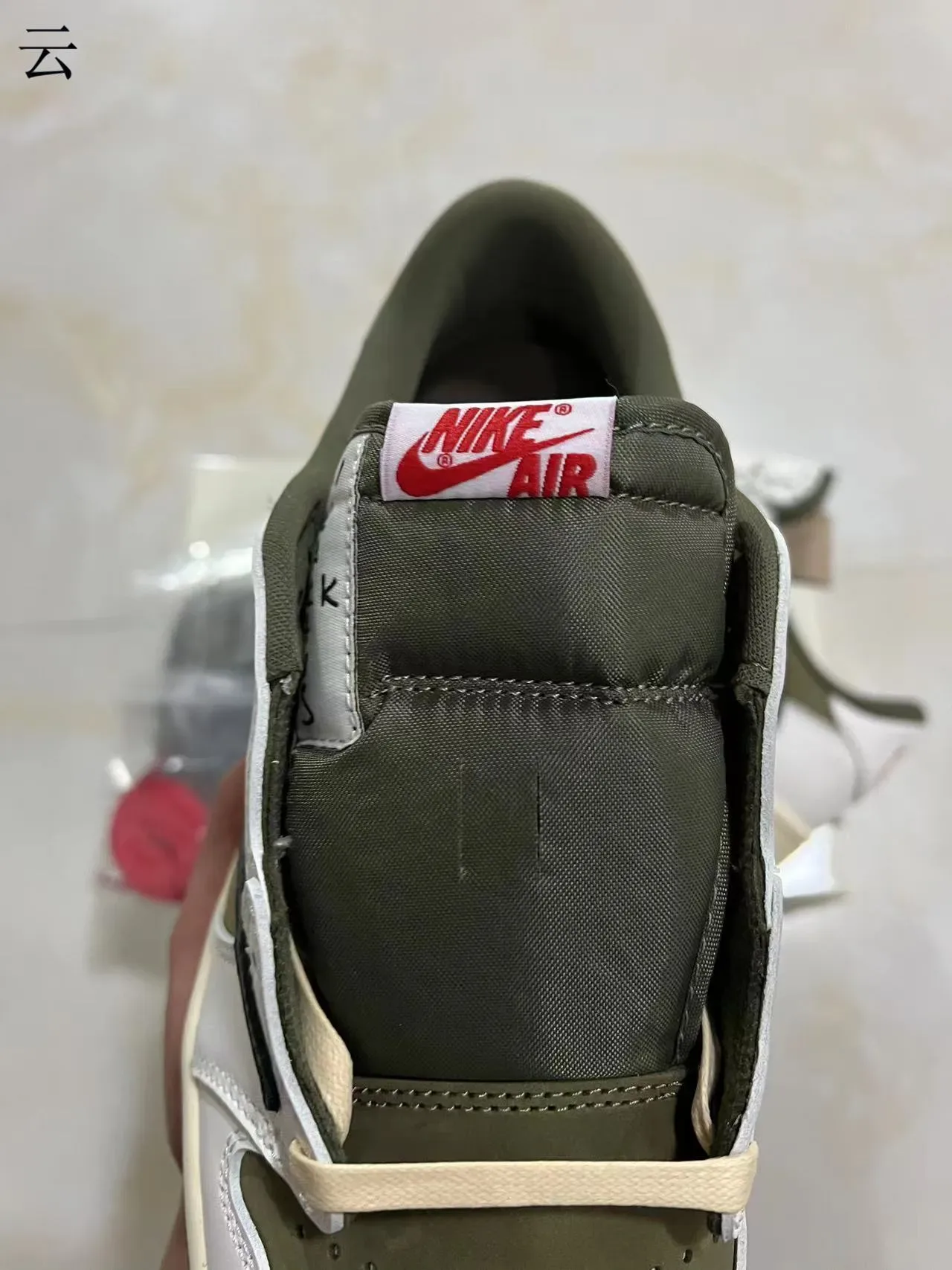 耐克 Air Jordan 1 Low 橄榄绿 白 黑 生活方式运动鞋 4