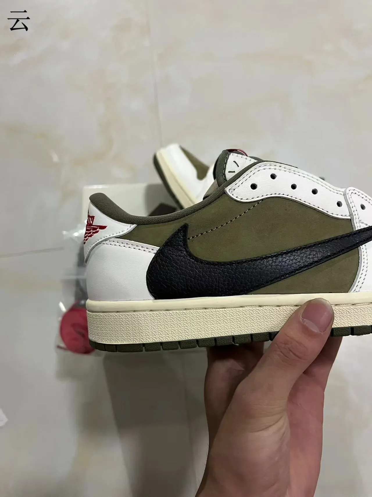 耐克 Air Jordan 1 Low 橄榄绿 白 黑 生活方式运动鞋 7