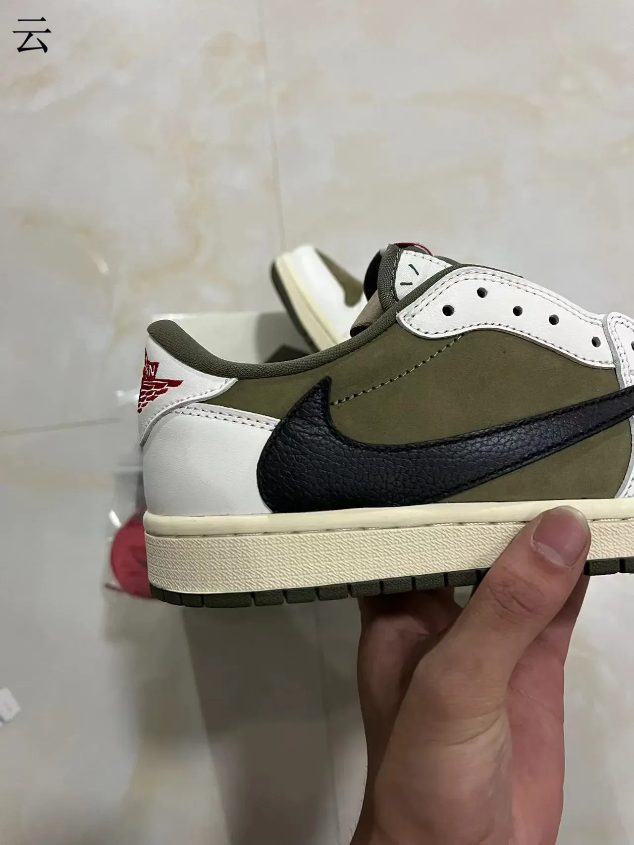 耐克 Air Jordan 1 Low 橄榄绿 白 黑 生活方式运动鞋 8