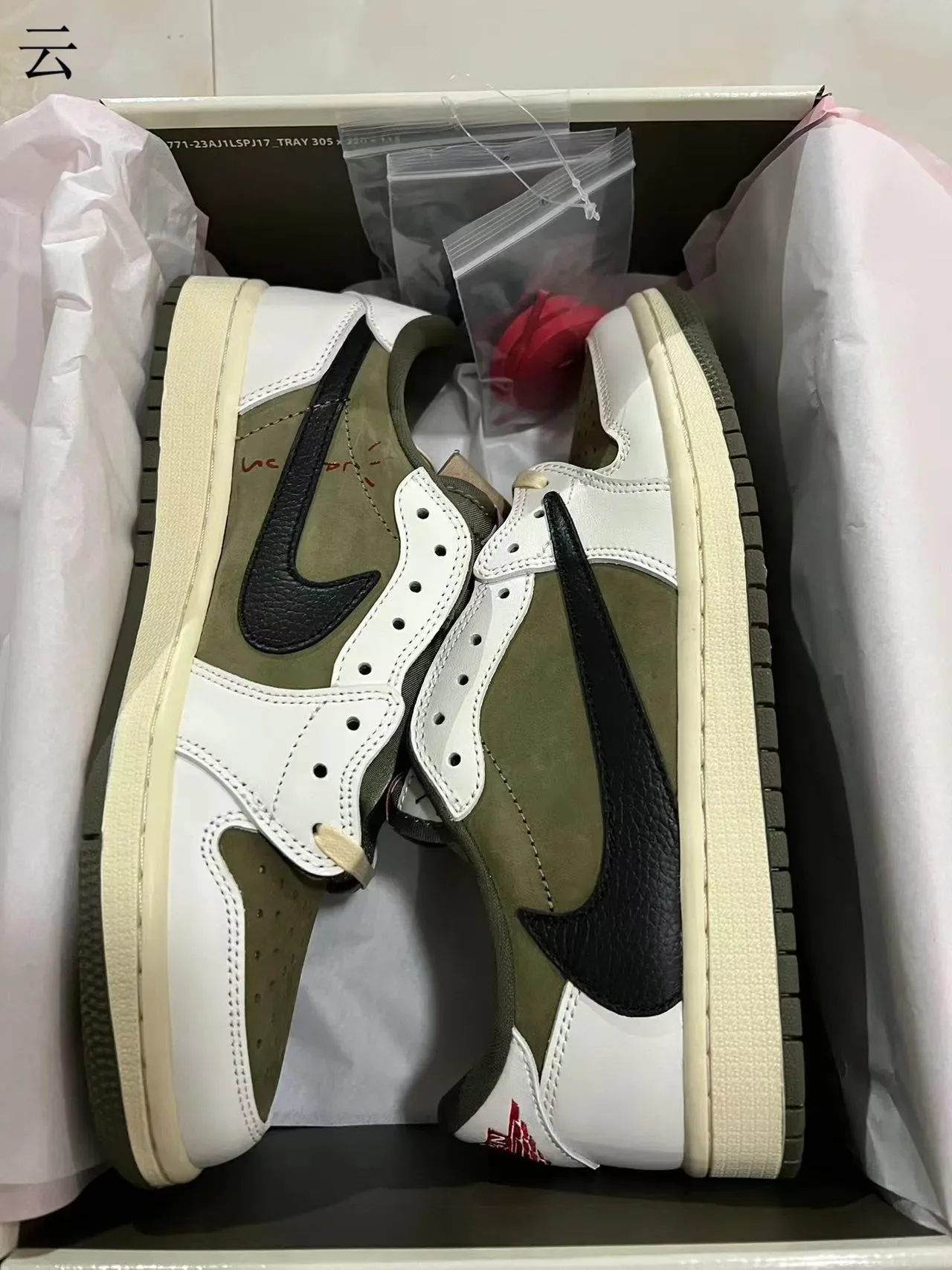 耐克 Air Jordan 1 Low 橄榄绿 白 黑 生活方式运动鞋 10