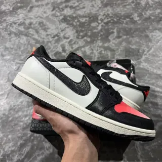 Nike Air Jordan 1 Low White Black Red حذاء أسلوب حياة رياضي