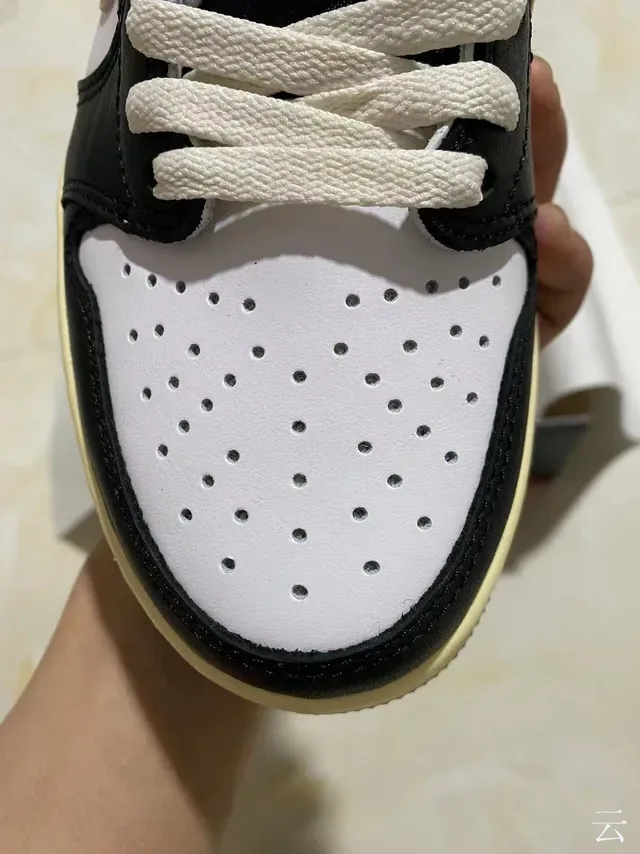 Nike Air Jordan 1 Low 白黑皇家蓝金生活休闲鞋 3