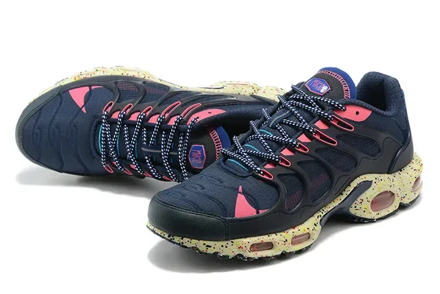 Nike Air Max Plus Navy Pink Semelle intermédiaire parsemée Sneakers Lifestyle 4