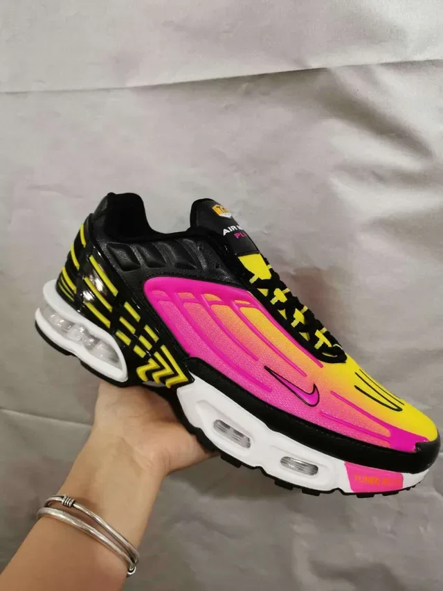Nike Air Max Plus Tuned Air Gradient Pink Yellow Black Lifestyle Sneakers 4