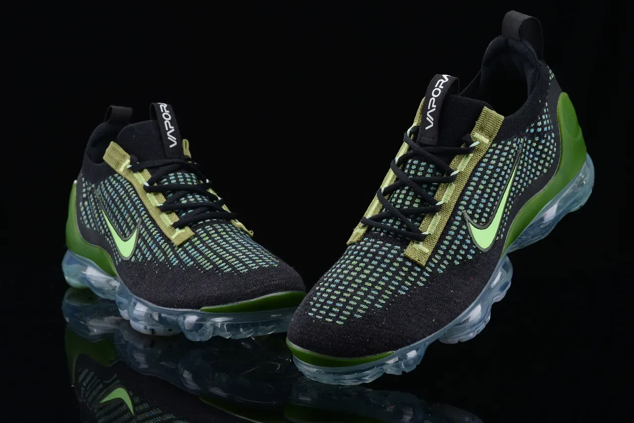 Nike Air VaporMax Flyknit أسود Lime Green أحذية لايف ستايل 4