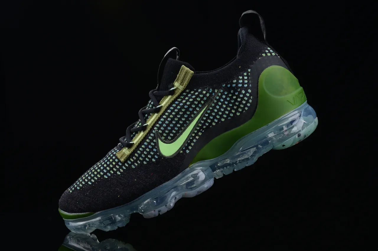 Nike Air VaporMax Flyknit أسود Lime Green أحذية لايف ستايل 5