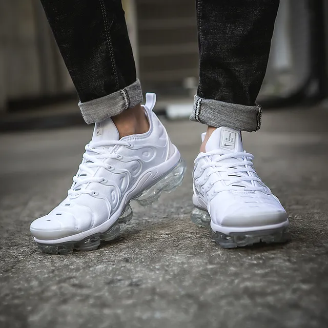 Nike Air VaporMax Plus White Lifestyle Sneakers 7