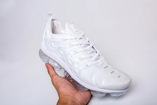 Nike Air VaporMax Plus White Lifestyle Sneakers 18