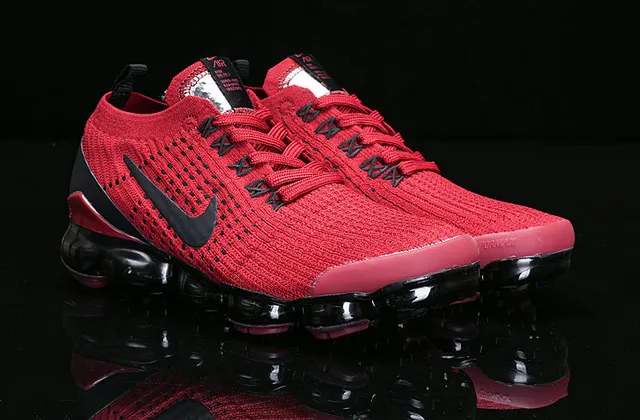 Nike Air VaporMax 红黑跑鞋 15