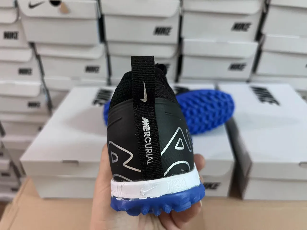 Nike Air Zoom काला नीला कम-कट सिंथेटिक अपर टेक्स्चर्ड रिब्ड मिडफुट पैनल टर्फ फुटबॉल जूते 14