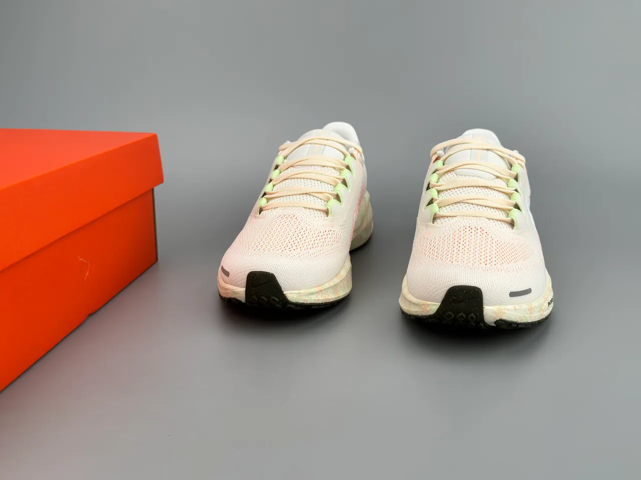 Nike Air Zoom Pegasus Beige Pink Engineered Mesh Upper Speckled Midsole Running Shoes 3