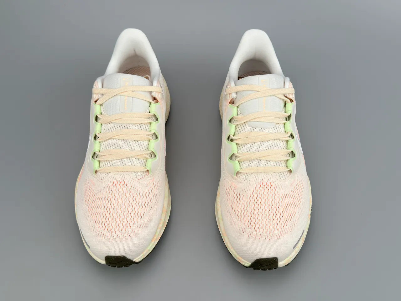 Nike Air Zoom Pegasus Beige Pink Engineered Mesh Upper Speckled Midsole Running Shoes 9