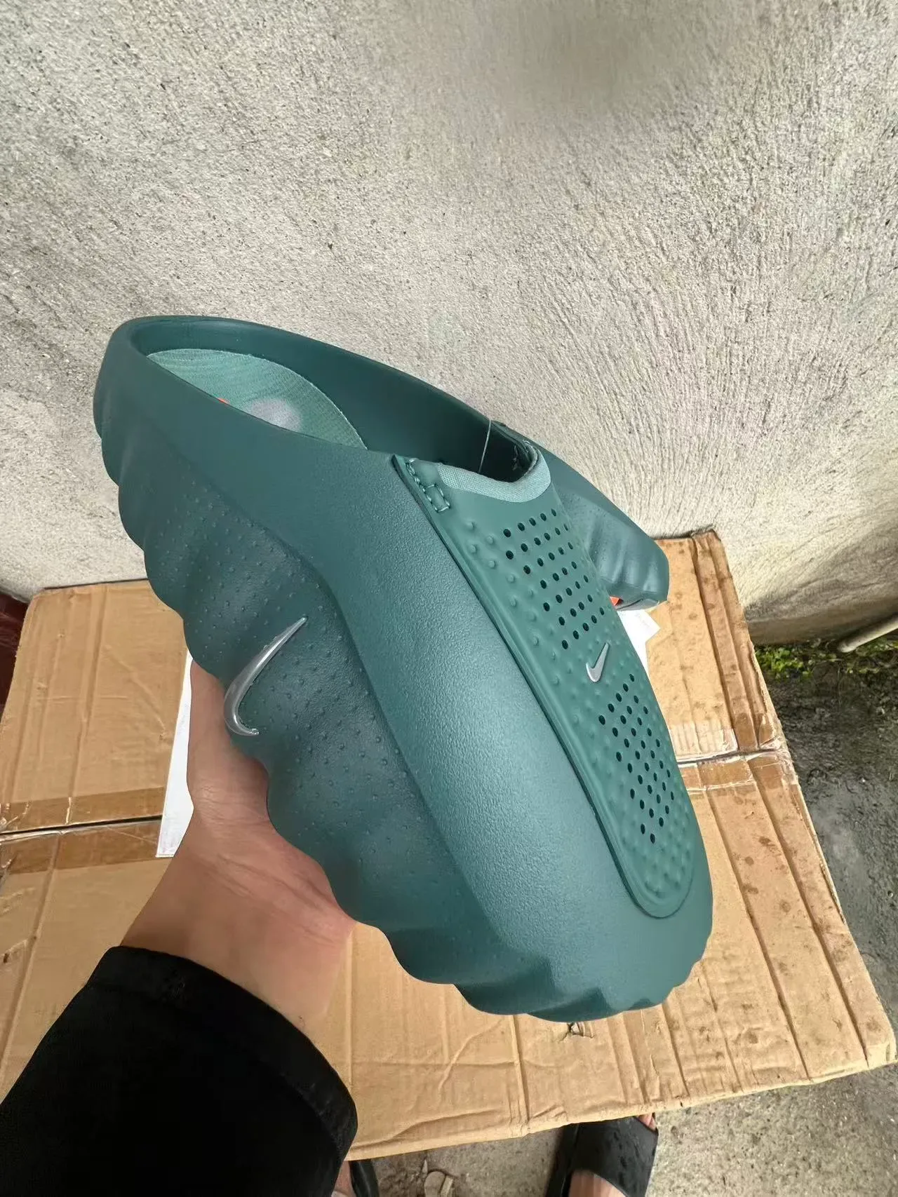 Nike Tênis Lifestyle Sola Podded Verde Exército e Laranja 2