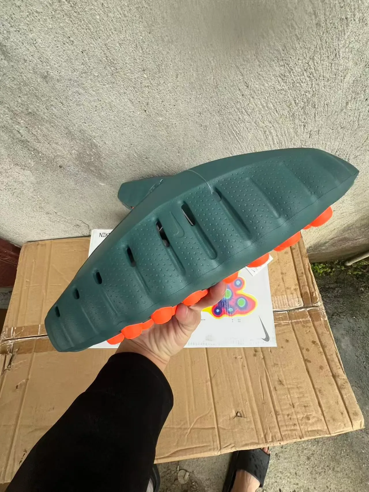 Nike Tênis Lifestyle Sola Podded Verde Exército e Laranja 5