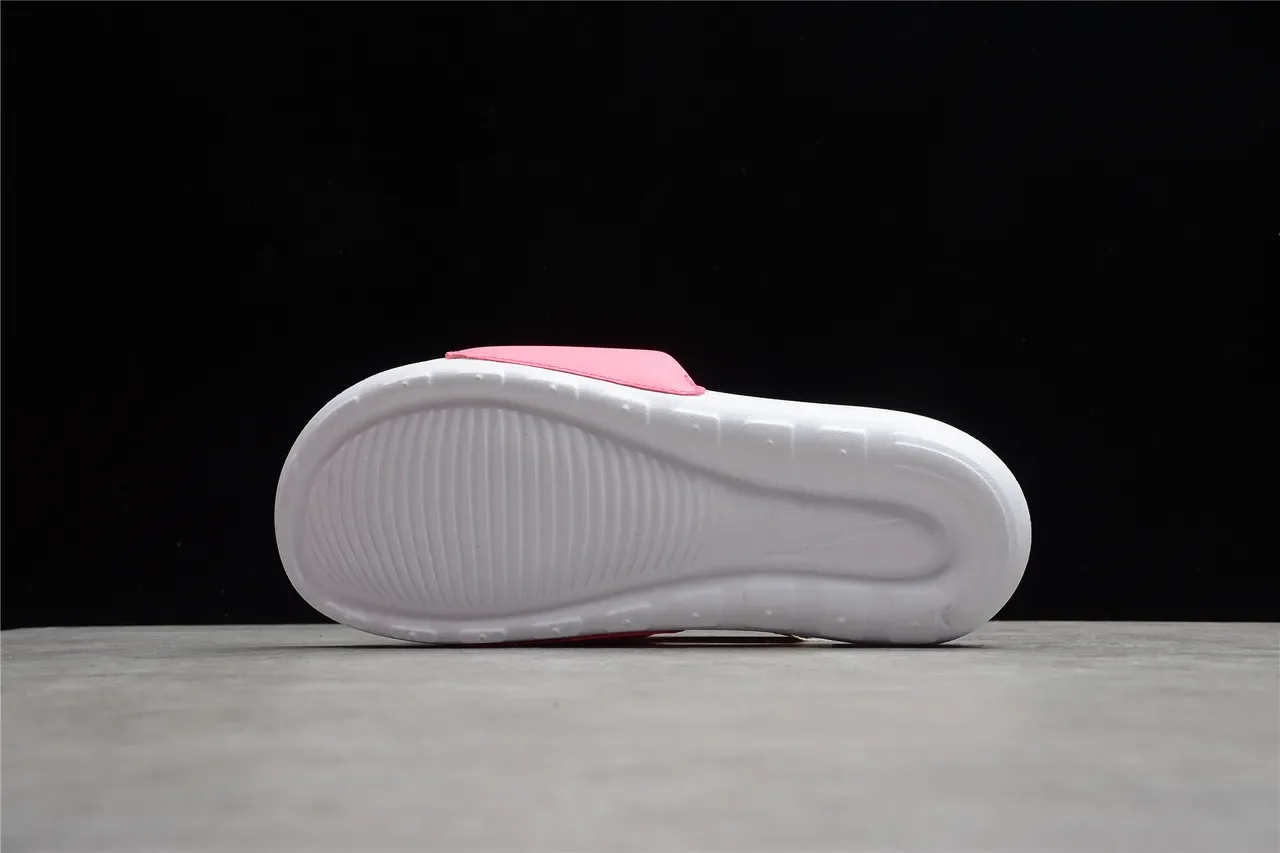Nike Benassi Slide chinelo rosa e branco 8
