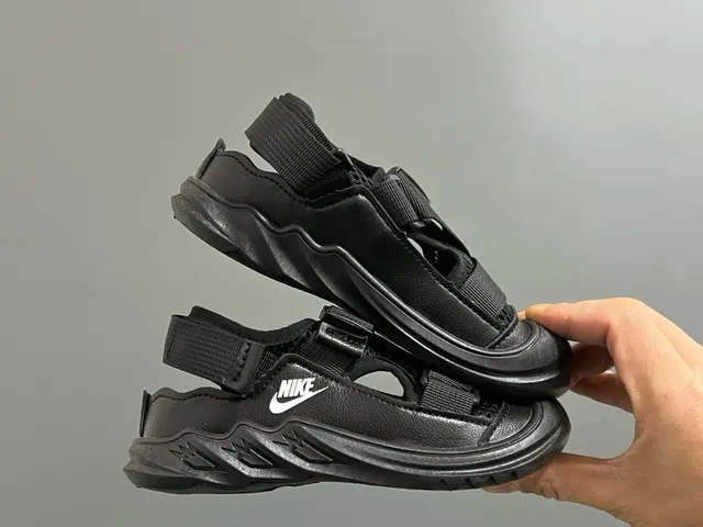 Nike أسود بيج متعدد الحزام إغلاق هوك أند لوب صندل كاجوال 12