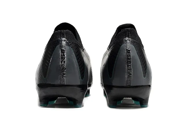 Nike Chaussures de football noir bleu basse collet chaussette tricot texturé upper sol ferme 2