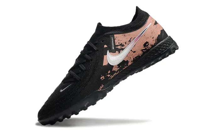 Nike Chaussures de Football Turf Noir et Rose Upper Knit Distressed Graphique en Cuivre 3