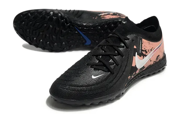 Nike Chaussures de Football Turf Noir et Rose Upper Knit Distressed Graphique en Cuivre 4