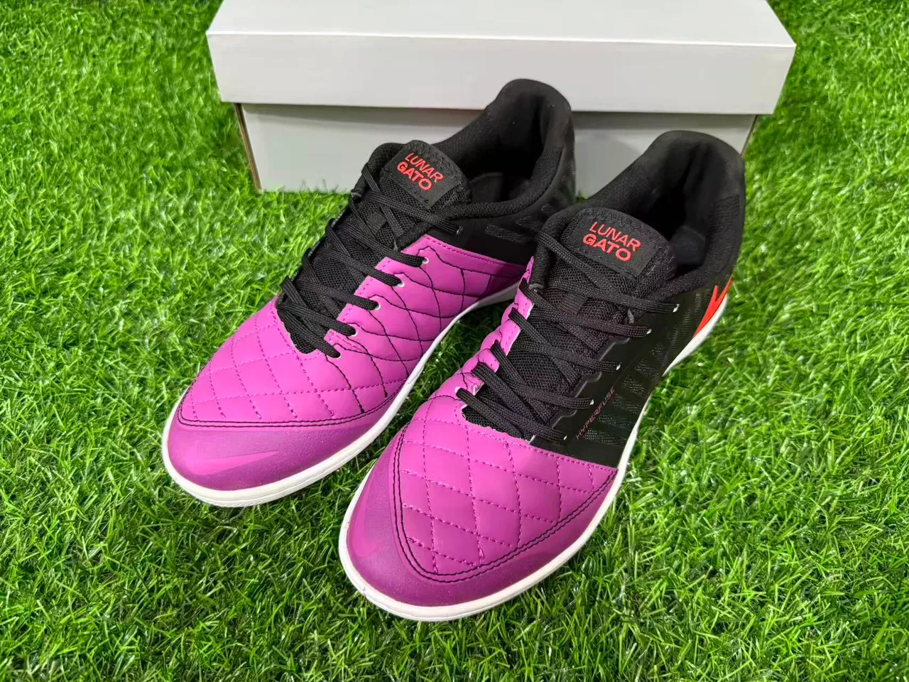 Nike أسود بنفسجي شبكة مدمجة علوية مطواة مصنوع اصطناعي غطاء أصابع أحذية كرة القدم داخلية 12