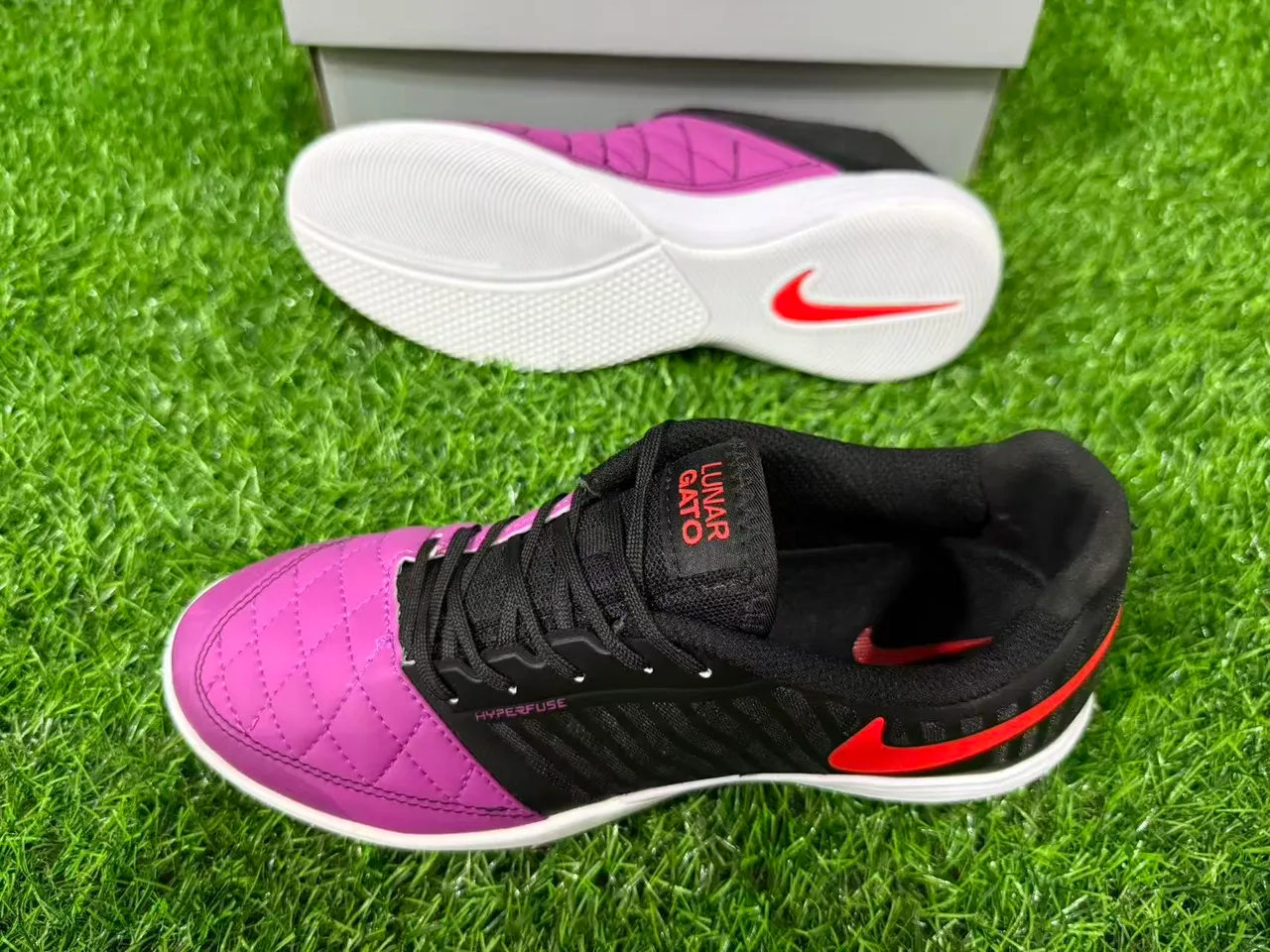 Nike أسود بنفسجي شبكة مدمجة علوية مطواة مصنوع اصطناعي غطاء أصابع أحذية كرة القدم داخلية 14