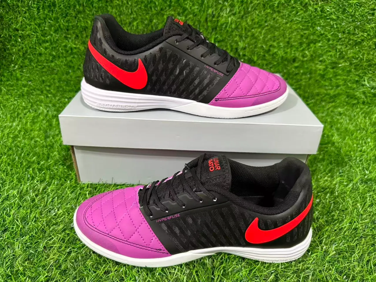 Nike أسود بنفسجي شبكة مدمجة علوية مطواة مصنوع اصطناعي غطاء أصابع أحذية كرة القدم داخلية 16