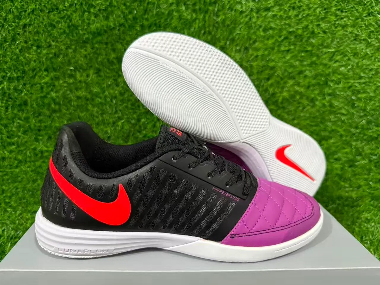 Nike أسود بنفسجي شبكة مدمجة علوية مطواة مصنوع اصطناعي غطاء أصابع أحذية كرة القدم داخلية 17