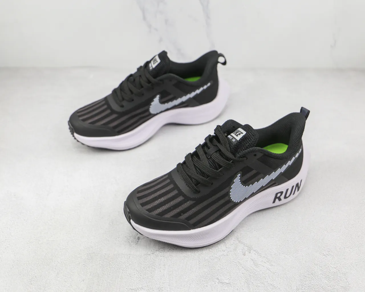 Nike Black White Striped Mesh Upper Line-Art Swoosh Running Shoes 7