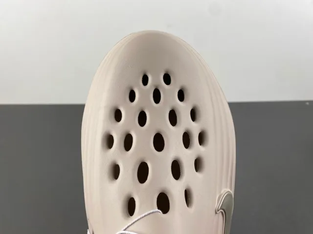 Nike Clog Beige Silver Ribbed Sculpted Sole Perforated Upper Clog 4