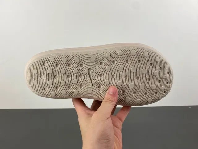 Nike Clog Beige Silver Ribbed Sculpted Sole Perforated Upper Clog 6