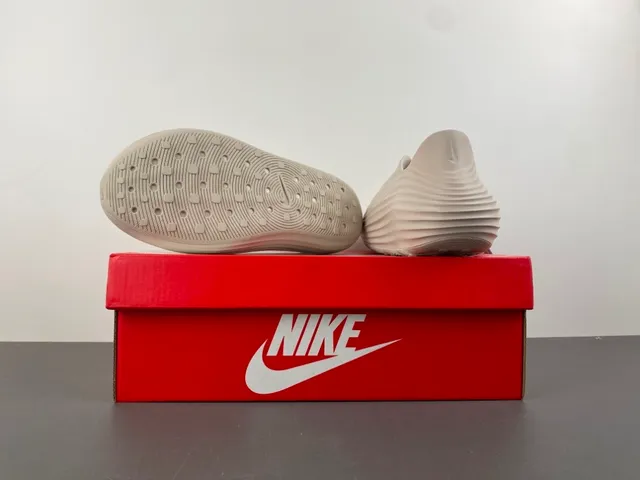 Nike Clog Beige Silver Ribbed Sculpted Sole Perforated Upper Clog 13