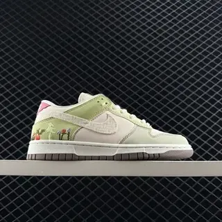 Nike Dunk Low مطرز زهور أخضر كريمي حذاء أسلوب حياة