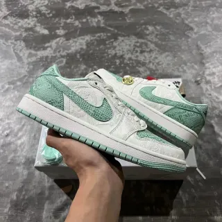 Nike Dunk Low مينت جرين بنقشة الثعابين أحذية أسلوب حياة