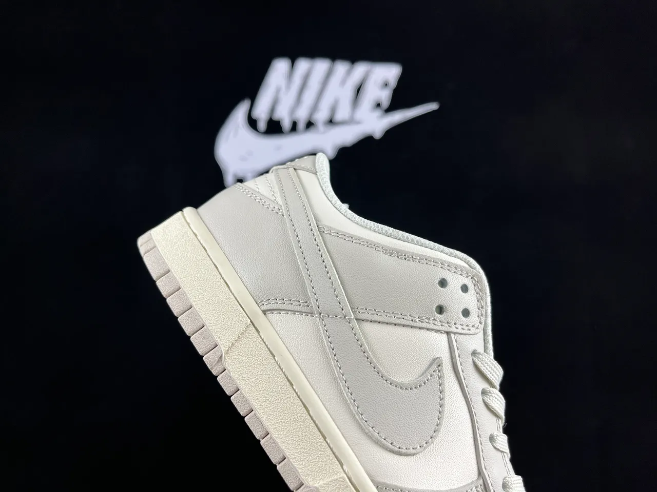Nike Dunk Low Off-White Lifestyle Sneakers 7