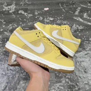 Nike Dunk Low Pale Yellow White Gum Skateboard Shoes