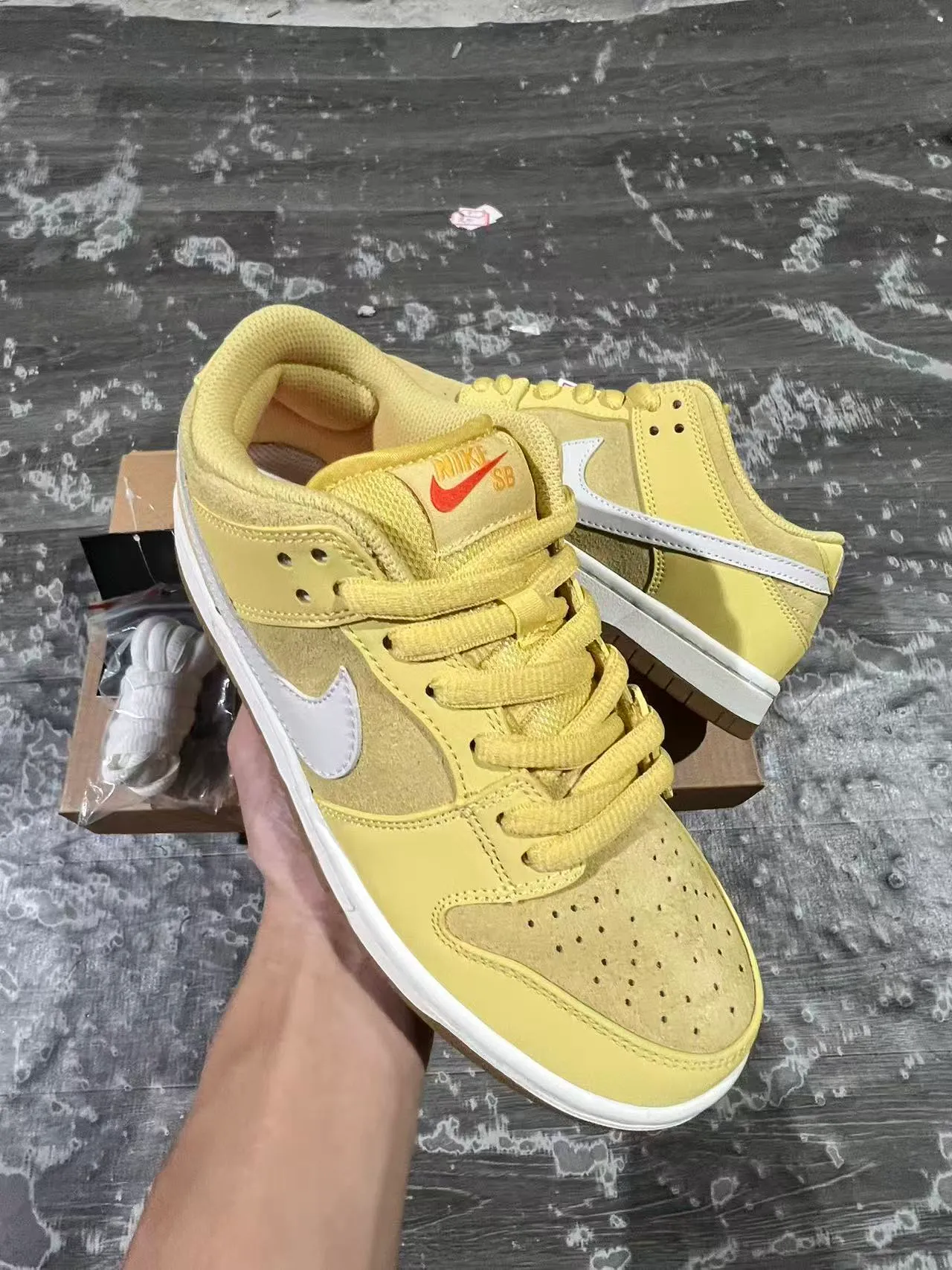 Nike Dunk Low हल्का पीला सफेद गम स्केटबोर्ड जूते 2