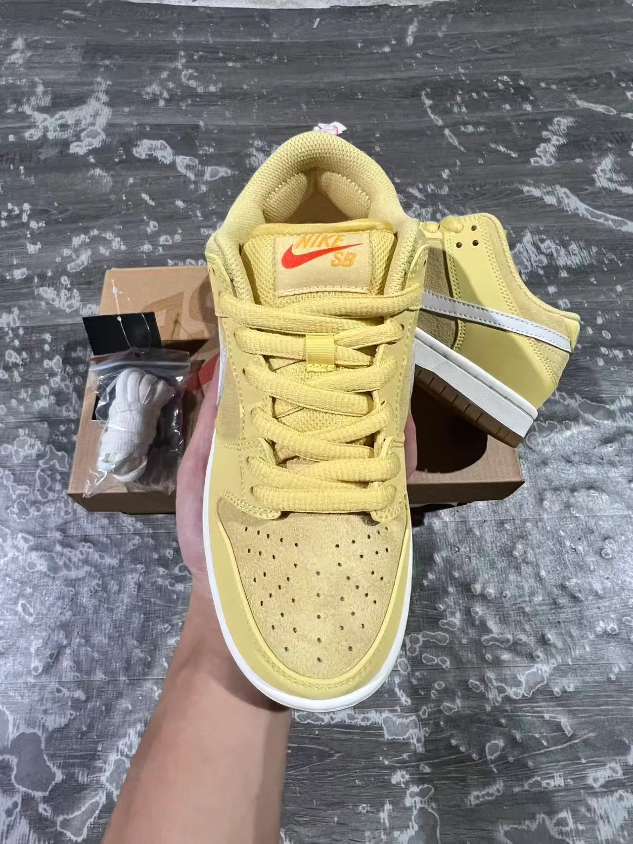 Nike Dunk Low हल्का पीला सफेद गम स्केटबोर्ड जूते 3
