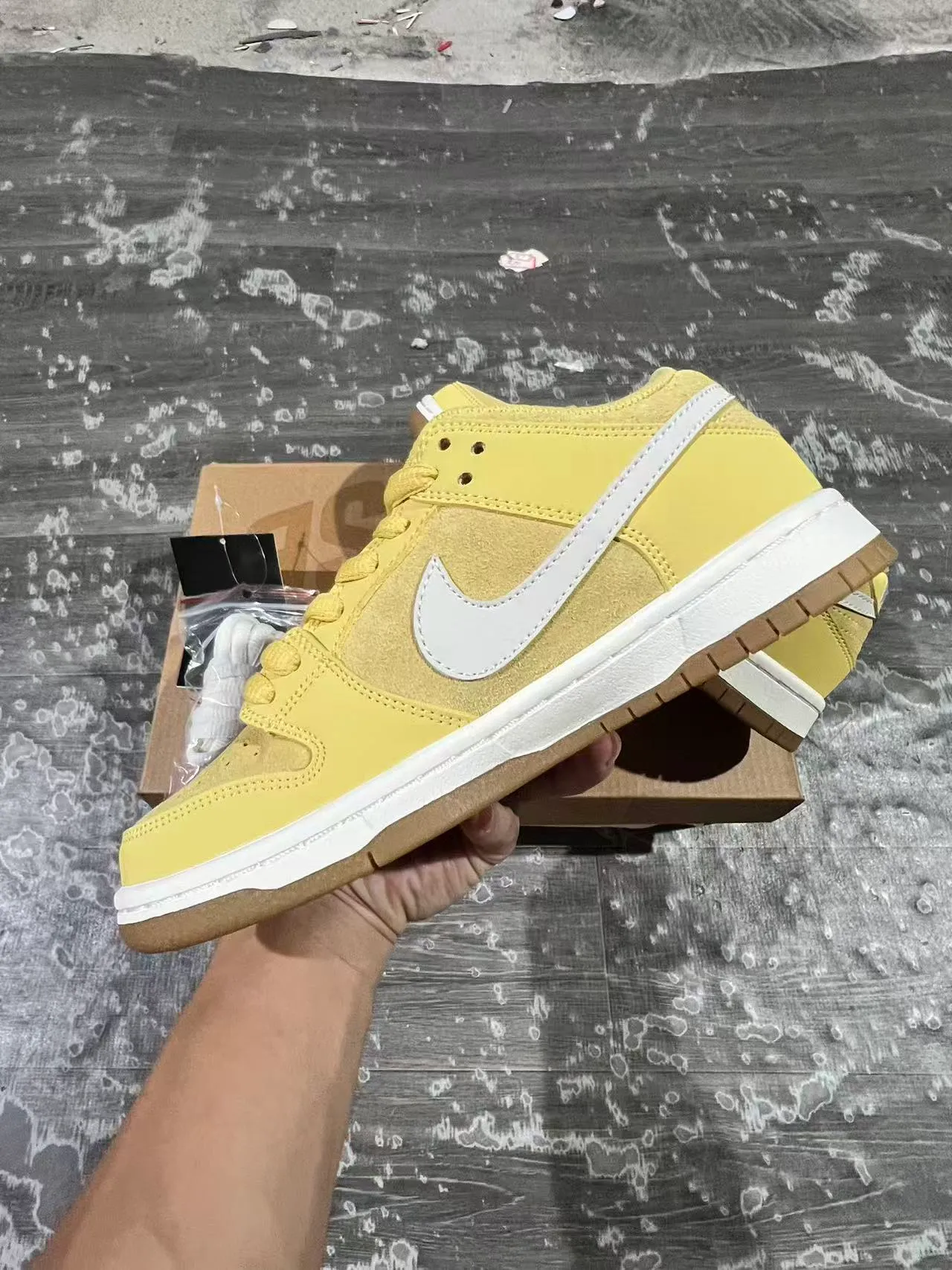 Nike Dunk Low हल्का पीला सफेद गम स्केटबोर्ड जूते 5