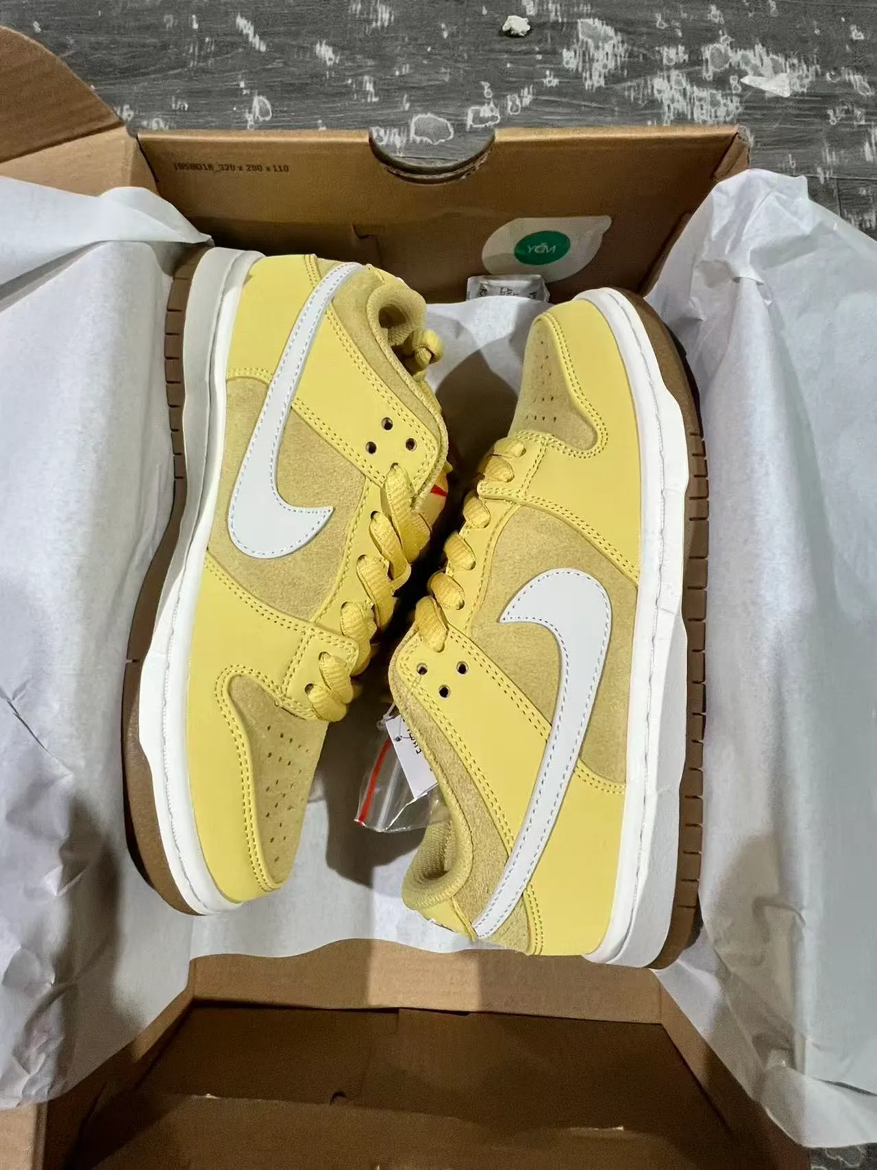 Nike Dunk Low हल्का पीला सफेद गम स्केटबोर्ड जूते 9