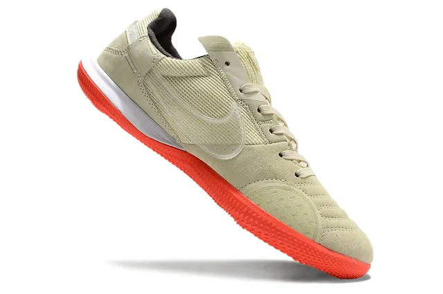 Nike ধূসর গোলাপী Low-Top Silhouette জাল এবং স্যুড উপরের অভ্যন্তরীণ সকার জুতো 2