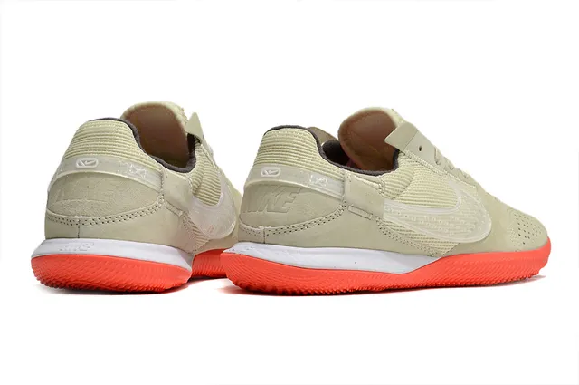 Nike ধূসর গোলাপী Low-Top Silhouette জাল এবং স্যুড উপরের অভ্যন্তরীণ সকার জুতো 5