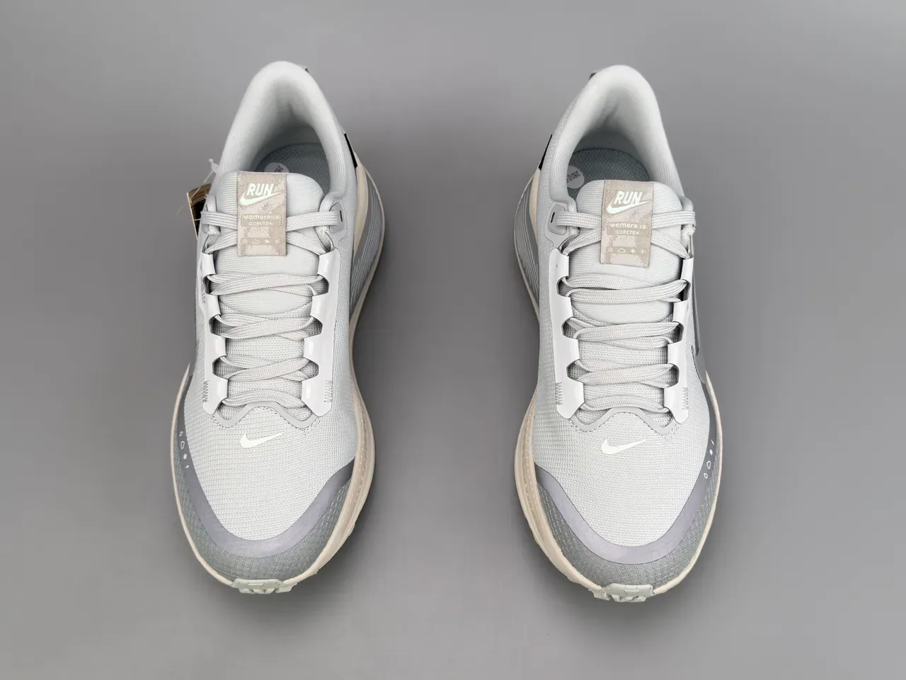 Nike Gray White Mesh Upper GORE-TEX Waterproofing Running Shoes 9